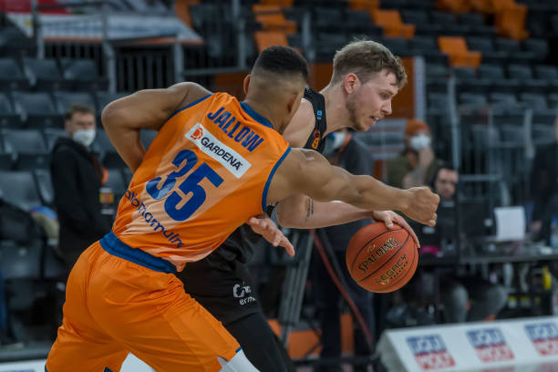 于控球掌控 于控球掌控