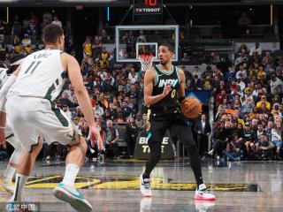 年轻球员受 年轻球员受